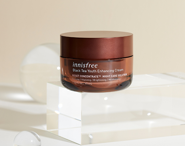 SKINCARE Black Tea Youth Enhancing Cream innisfree